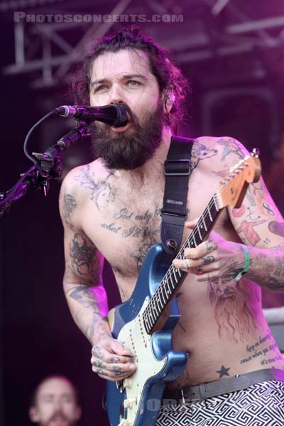 BIFFY CLYRO - 2014-07-06 - BELFORT - Presqu'ile du Malsaucy - Simon Alexander Neil